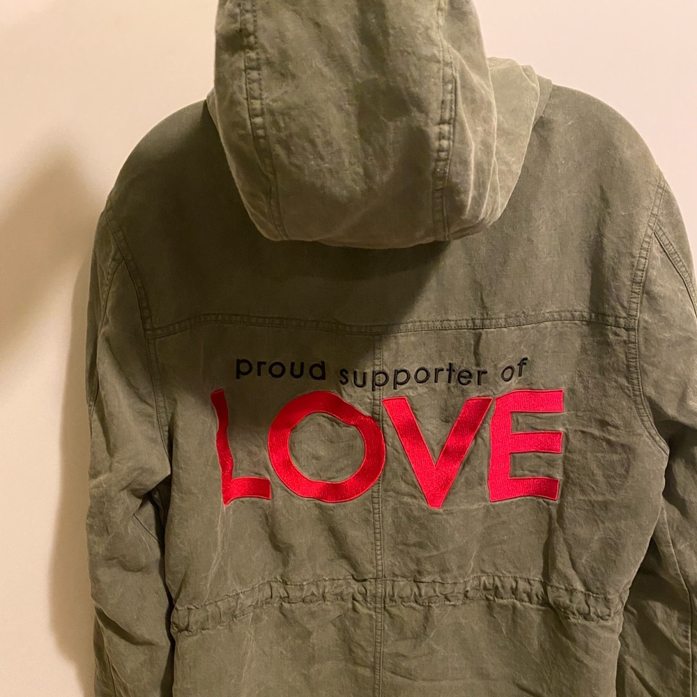 Cute love jacket that can be tightened around waist